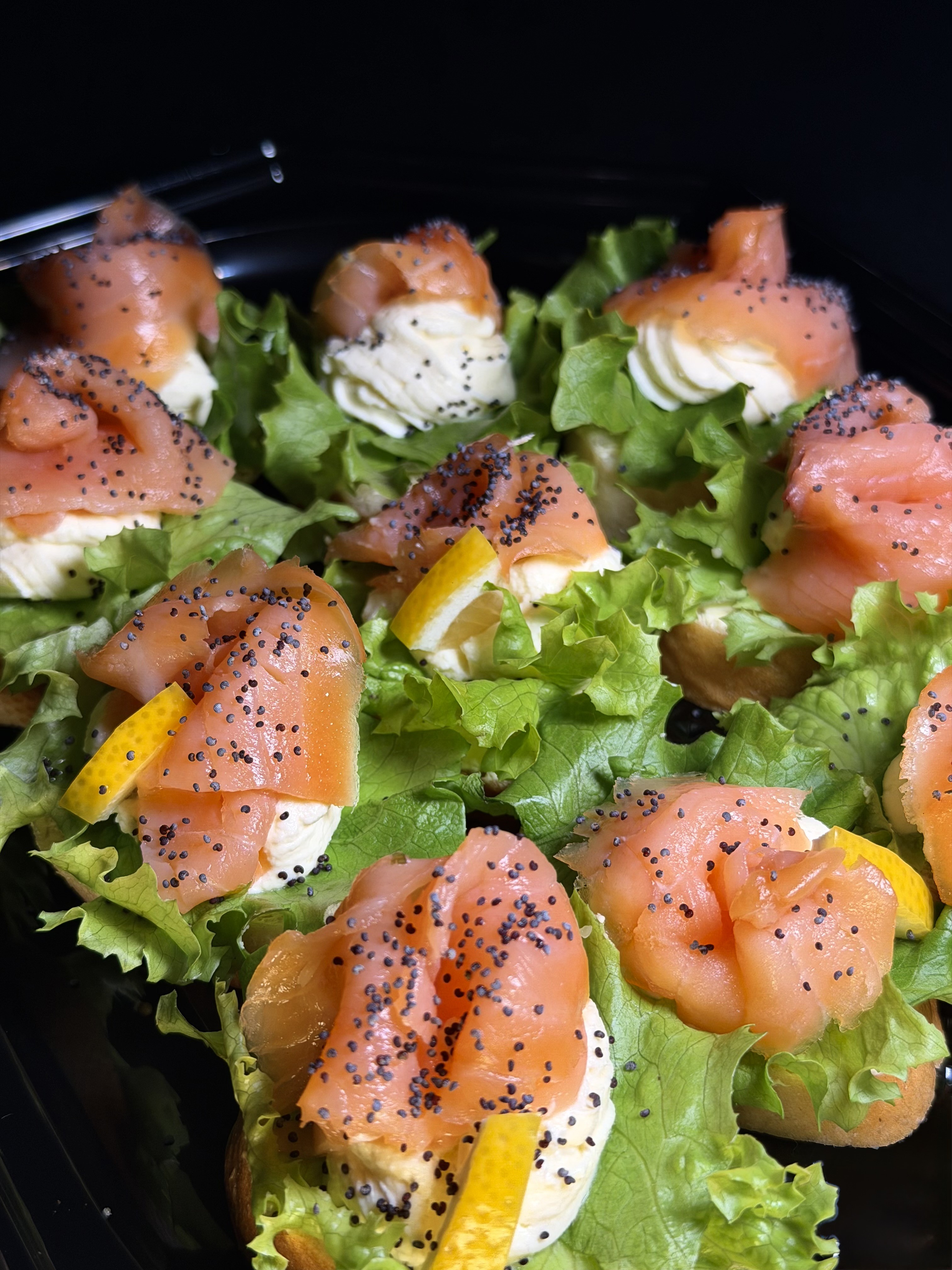 Сет хапки със сьомга 20БР